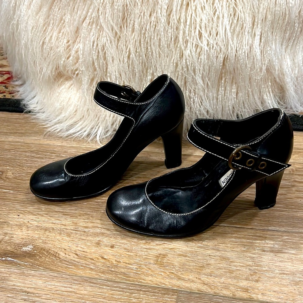SOLD! Steve Madden Black Leather Closed Toe Heels